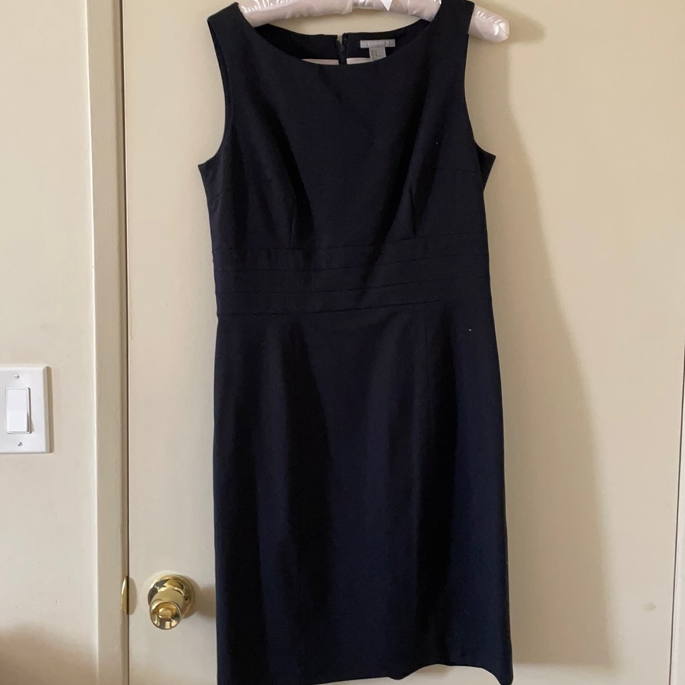 Elegant Black Cocktail Dress (12)